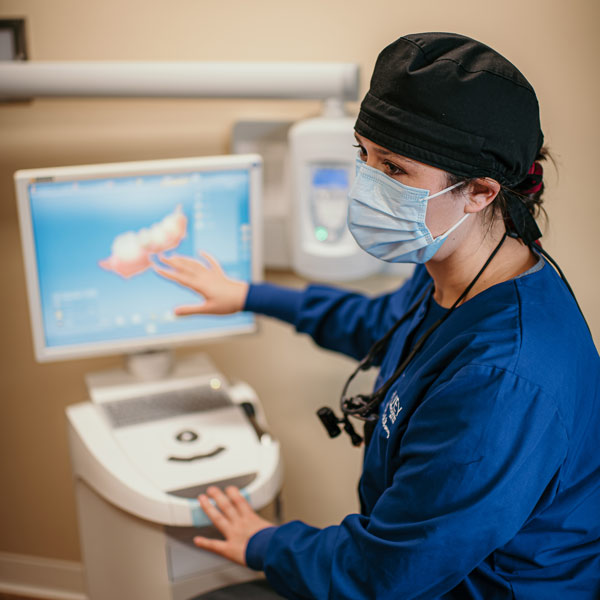 Dr. Susan using Cerec